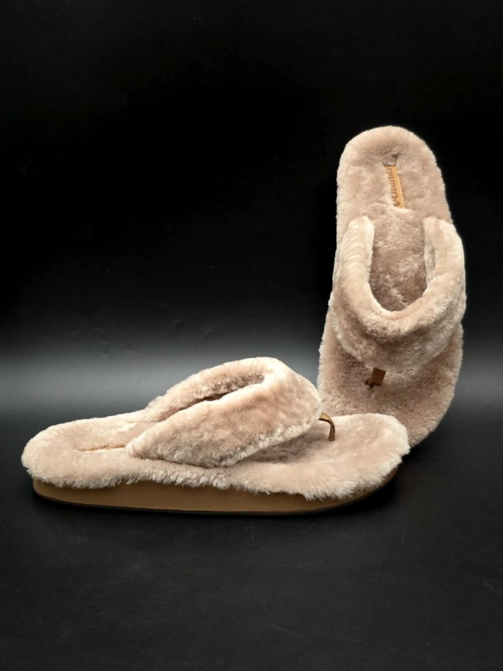 Olukai Kipe'a Heu Tan Slip-on Soft and Fuzzy Slippers Women's Size 10